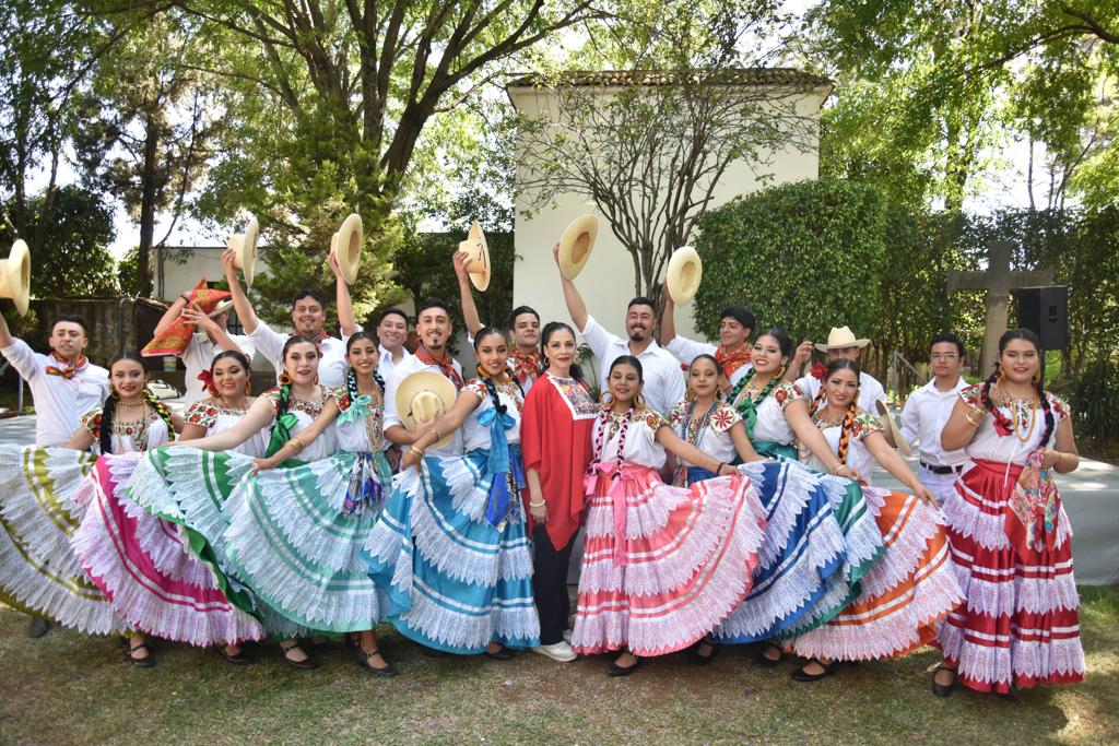 Asistió Presidenta del DIF-Zamora a Exposición de Cultura de la Región Lerma-Chapala