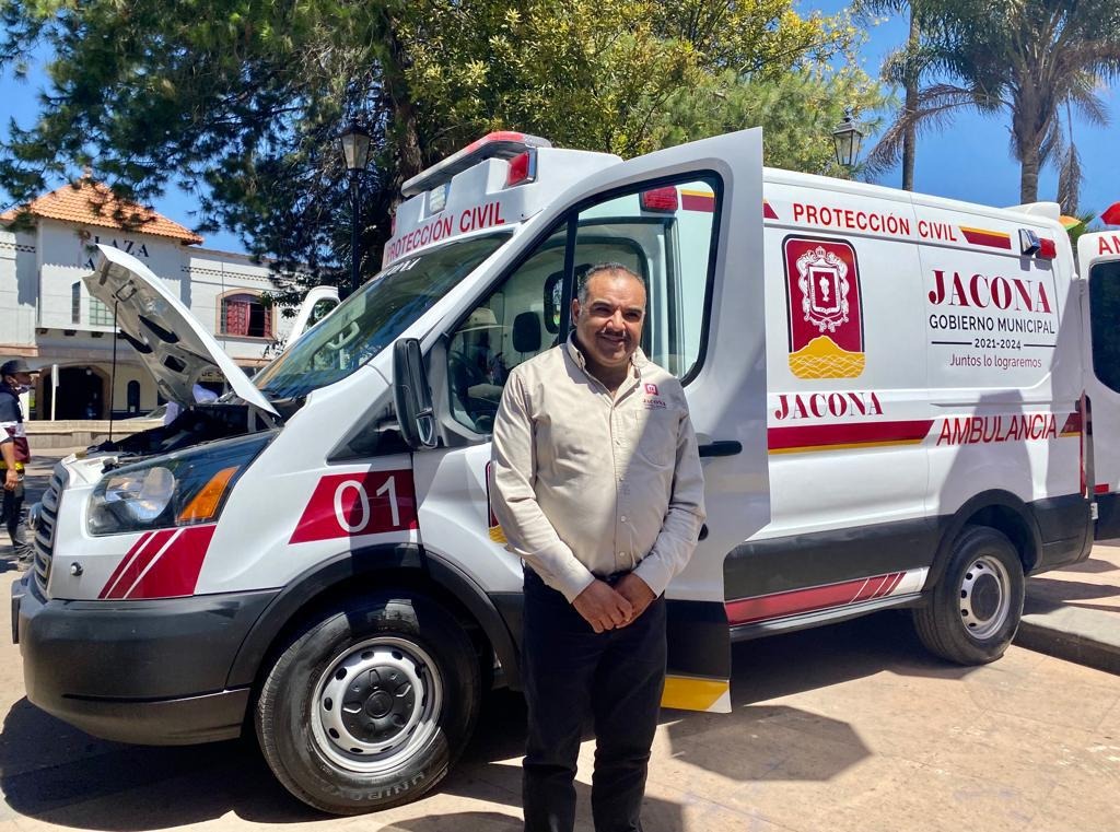Con recursos de predial, dotan de ambulancia a Protección Civil y Bomberos de Jacona