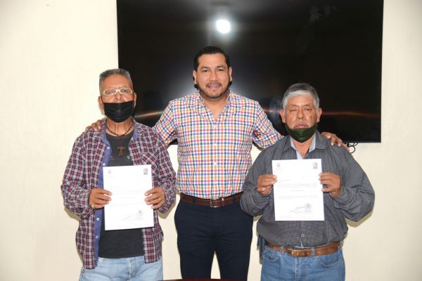 En Chilchota entregaron nombramientos a nuevas autoridades de Acachuen