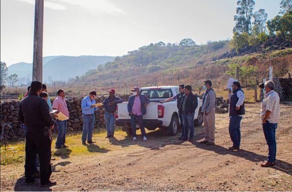 Avanza gestión para reparar carretera a Gómez Farías en Tangancícuaro