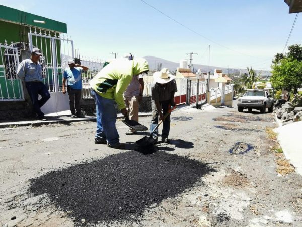 Brindan mantenimiento a calles de La Ladera