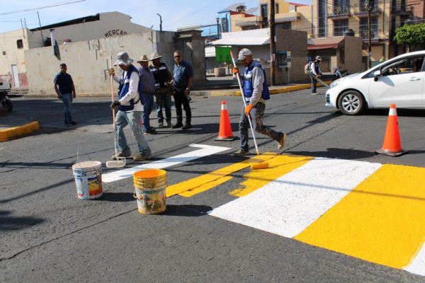 Continúa Gobierno Municipal con trabajos de balizamiento en calles principales de la ciudad