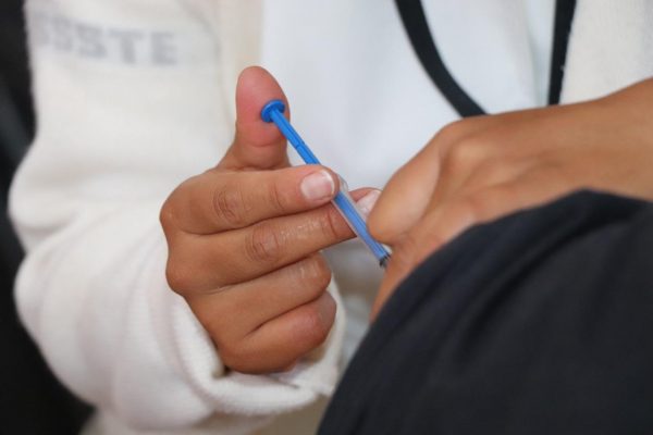 IMSS abre la vacunación anticovid para toda la población en Michoacán