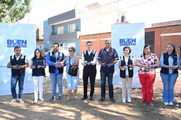 Carlos Soto inauguró obra de drenaje y agua potable en la colonia Los Higareda