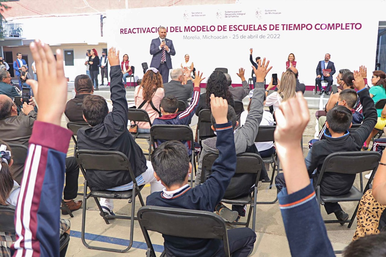Reactiva Bedolla Escuelas de Tiempo Completo en Michoacán