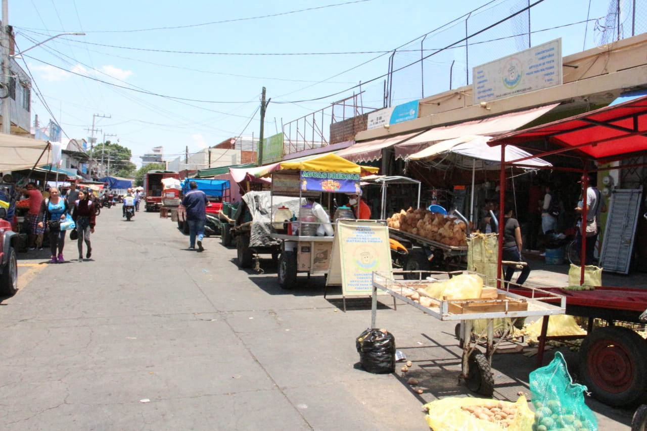 Alinearán a comerciantes ambulantes de mercados municipales
