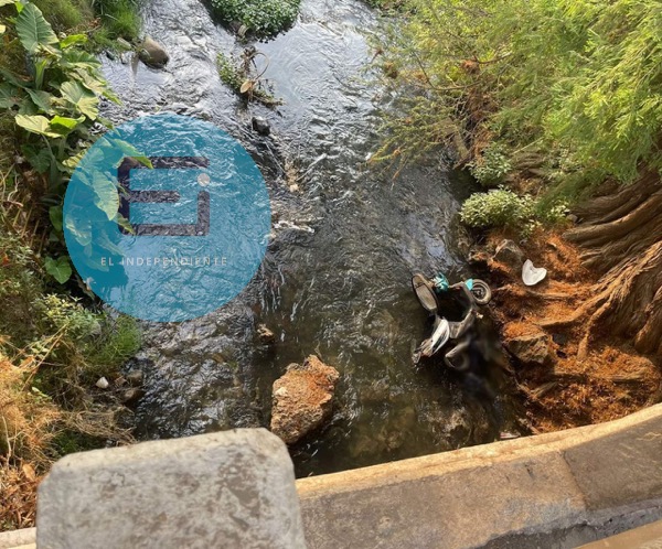 Motociclista muere al caer de “El Puente Azul”