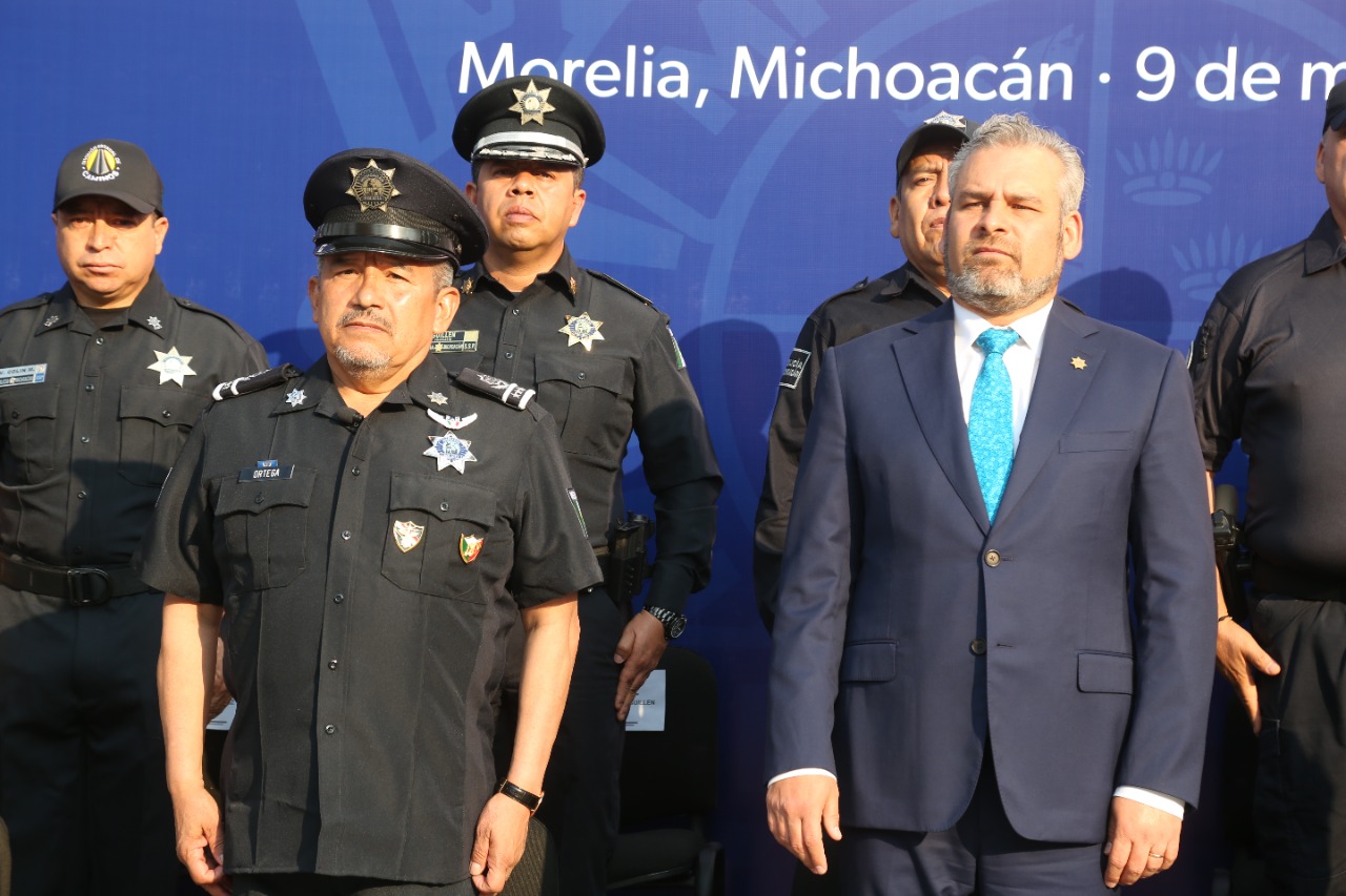*Encabeza gobernador del estado pase de revista de la Policía Michoacán*