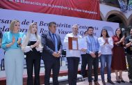 Bedolla firma iniciativa para declarar Primitiva, Centenaria y Benemérita a la Escuela Normal Rural de Tiripetío
