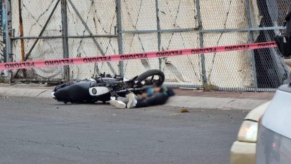 Entre la vida y la muerte motociclista baleado en la 20 de noviembre