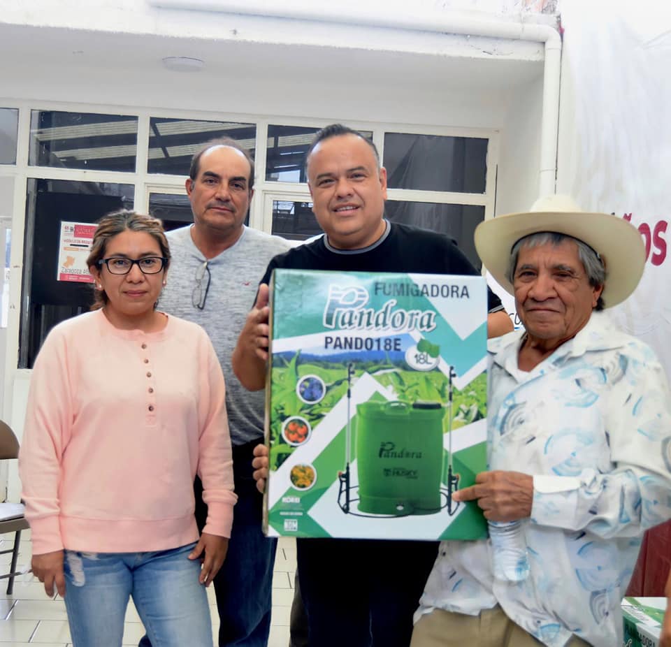 Entregan aspersoras eléctricas a bajo costo en Ecuandureo