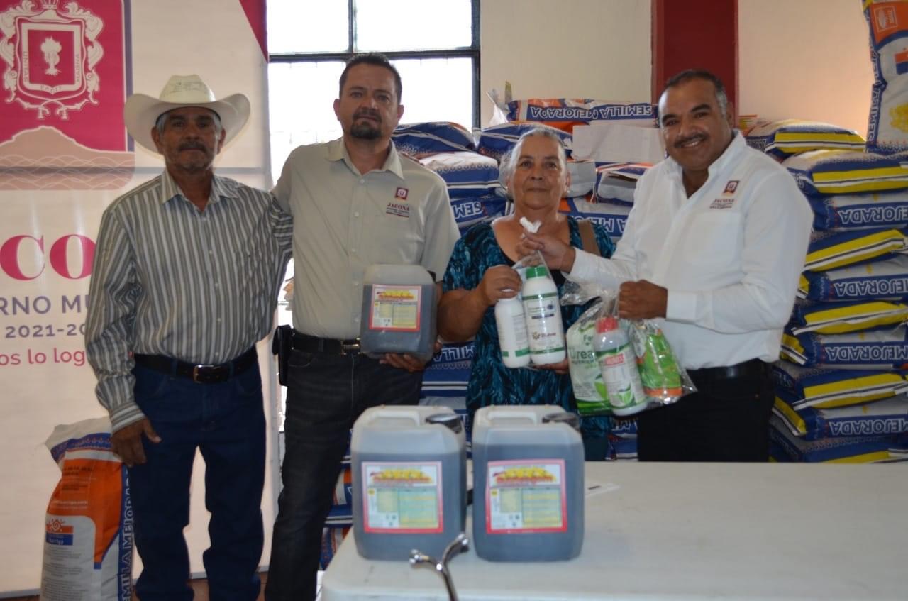 En Jacona ponen a disposición de productores de maíz y ecuareros insumos y suministros a bajo costo
