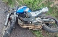 Motociclista muere al ser impactado por una camioneta en Tangancícuaro