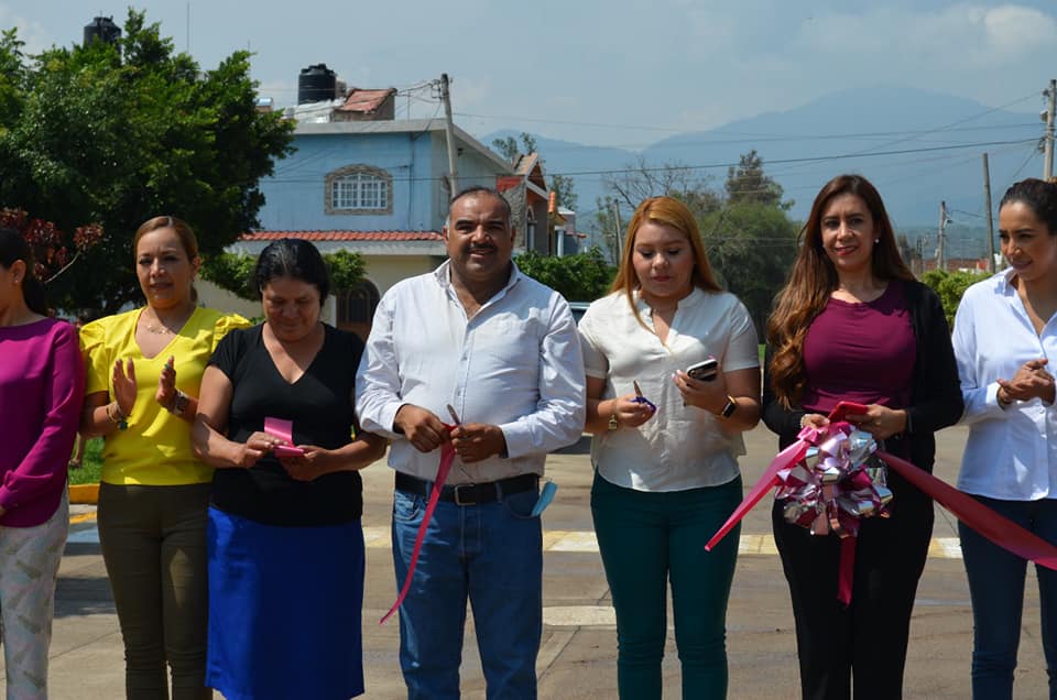 Inaugura alcalde de Jacona calle Simón Bolívar