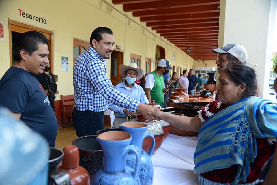 Chilchota recibe artesanos de la cañada para celebrar concurso municipal de alfarería 