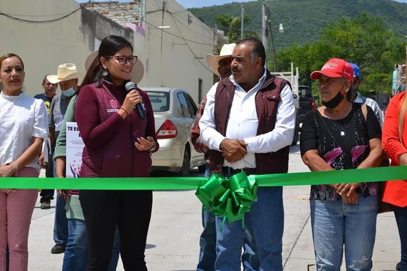 Isidoro Mosqueda inaugura pavimentación de la calle Esteban en La Estancia