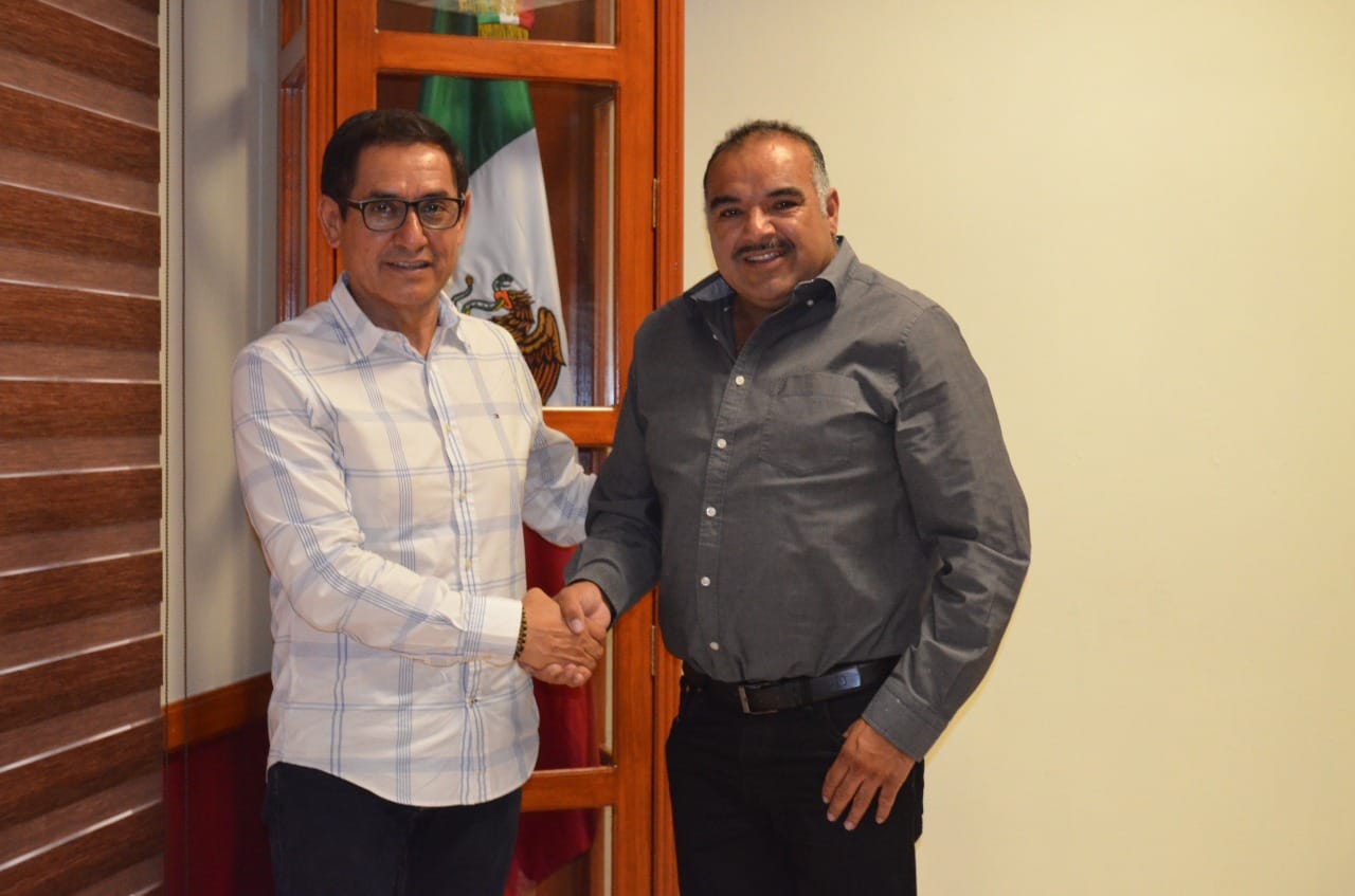 Nuevo receptor de rentas se presenta con Alcalde de Jacona