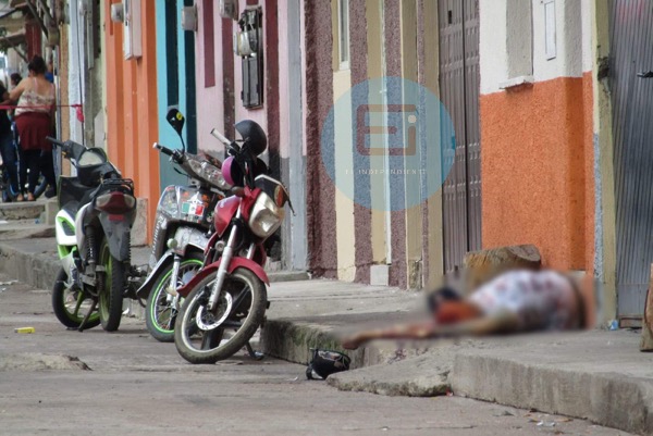 Joven es asesinado a tiros a unos metros de su casa en “La Burrera”