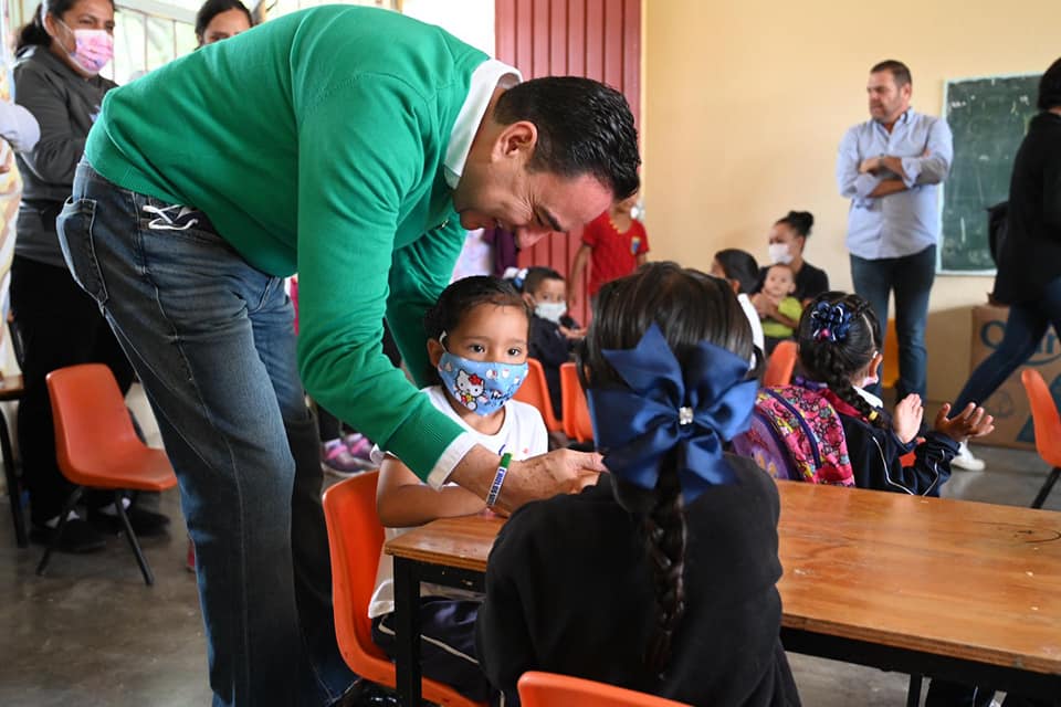Rehabilitan aulas del jardín de niños “J. Refugio Ríos” del Llano