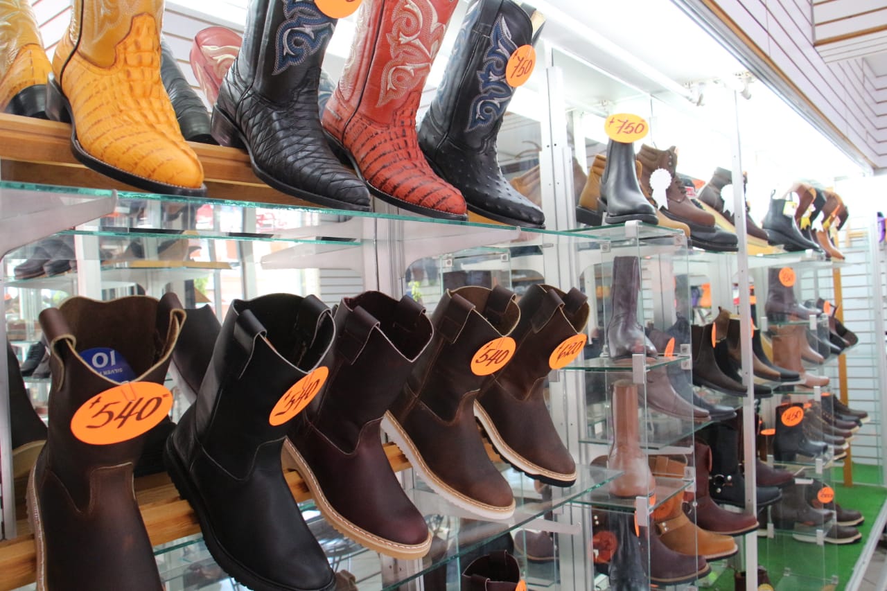 En crisis vendedores de calzado en Mercado Hidalgo