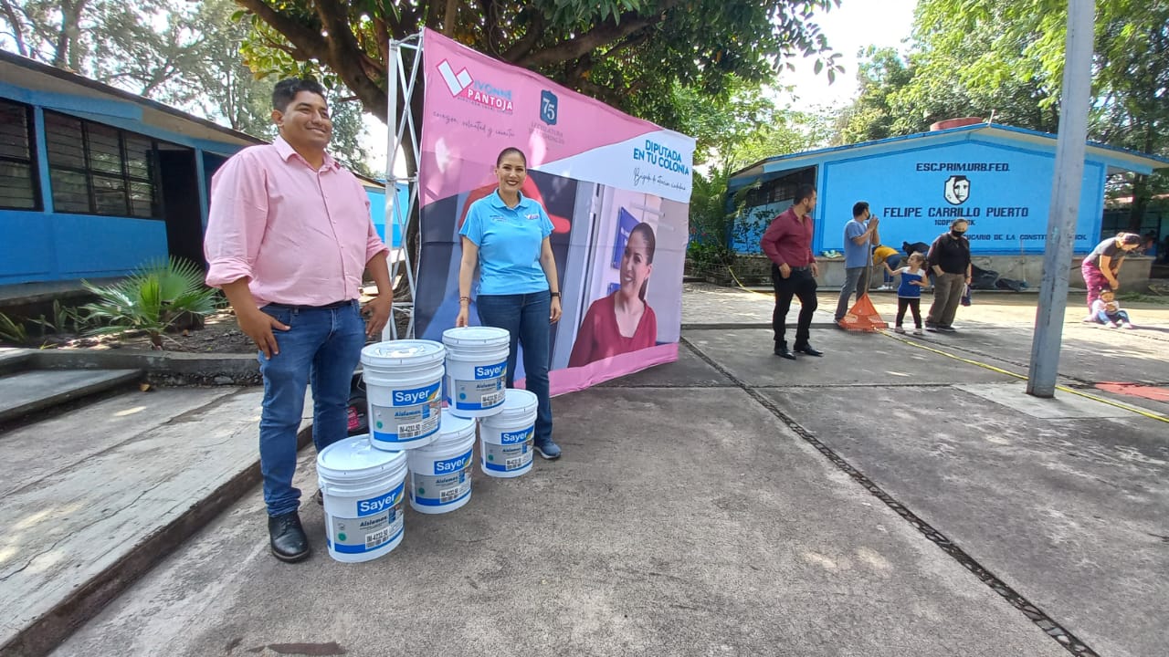 Ivonne Pantoja inició rehabilitación de la escuela Carrillo Puerto en Atecucario