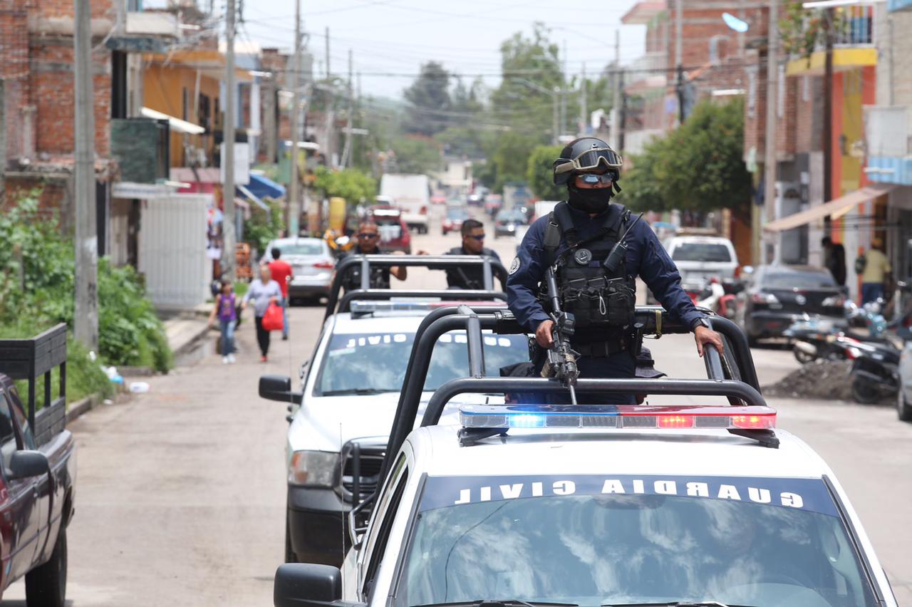 En Blindaje Zamora, SSP decomisa 20 envoltorios de droga y 1 artefacto explosivo; hay 2 detenidos