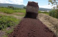 Obras públicas mejora 5 kilómetros caminos sacacosechas en La Ladera