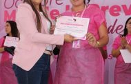 DIF Jacona y fundación manos rosas realizan micropigmentación de cejas a mujeres con cáncer