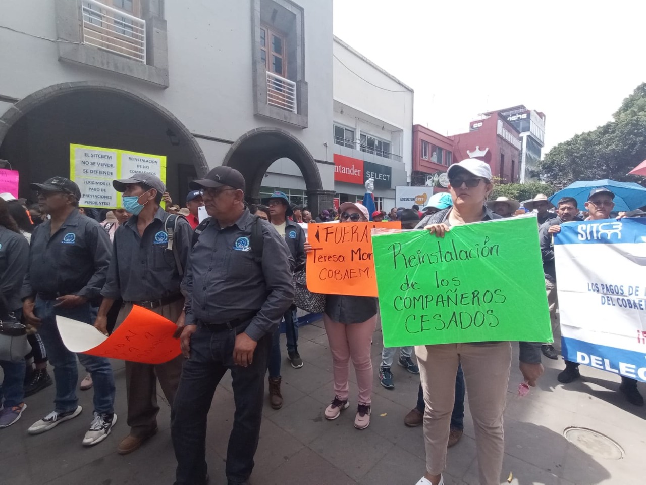 Sindicalizados de Bachilleres exigen la salida de Tere Mora