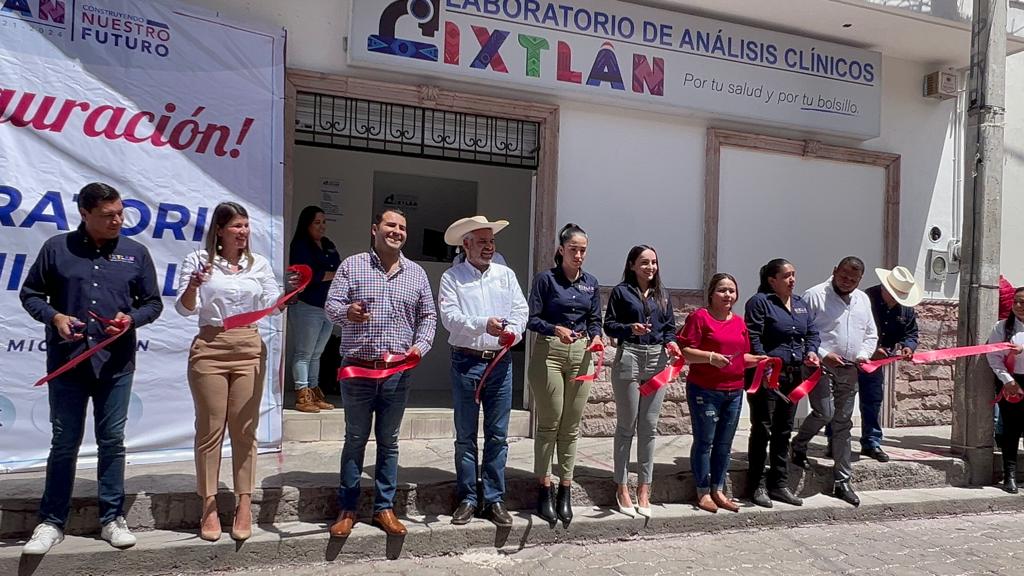 Venta de camionetas hizo posible contar con laboratorio de análisis clínicos de bajo costo en Ixtlán