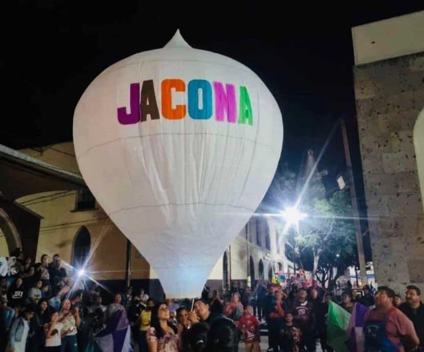 Buena aceptación al Taller gratuito de Globos de Cantoya en Jacona | El  Independiente de Zamora