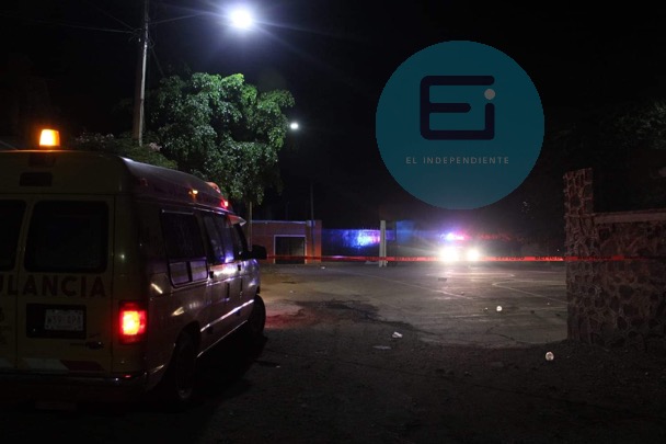 Joven es asesinado frente a salón de fiestas en La Rinconada