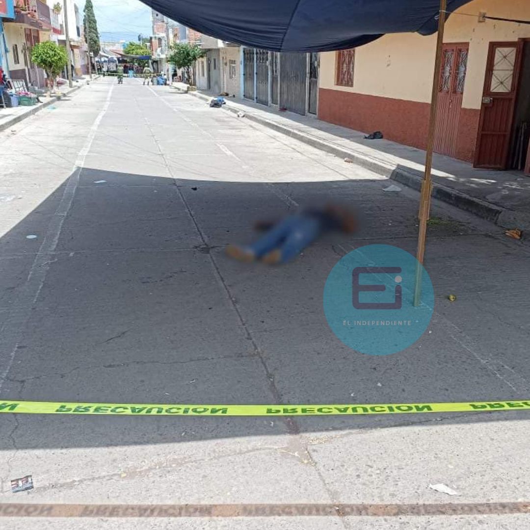 Líder de tianguis es asesinado a tiros en Jacona