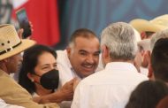 Isidoro Mosqueda acompañó a López Obrador y Alfredo Ramírez en su gira por Pajacuarán