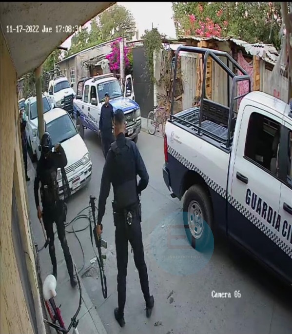 Asuntos Internos de la SSP inicia investigación sobre videos de policías captados en video irrumpiendo en domicilio de Zamora