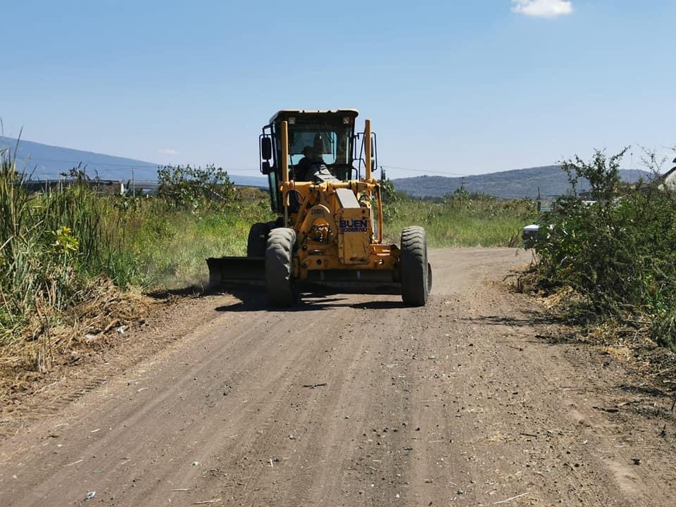 Mejoran 6 kilómetros de caminos sacacosechas en El Sauz de Abajo