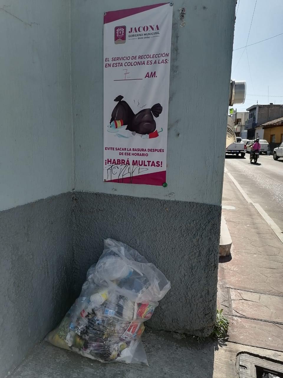 Exhortan en Jacona a no dejar basura en esquinas
