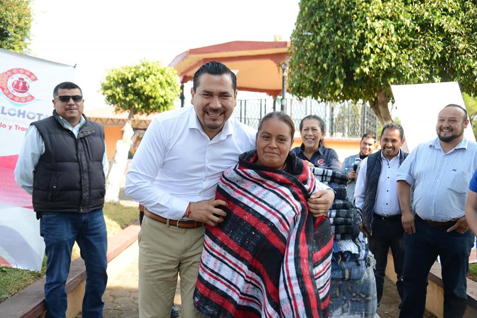 Miguel Ramos y Fundación Merza en pro de un Chilchota sin frío