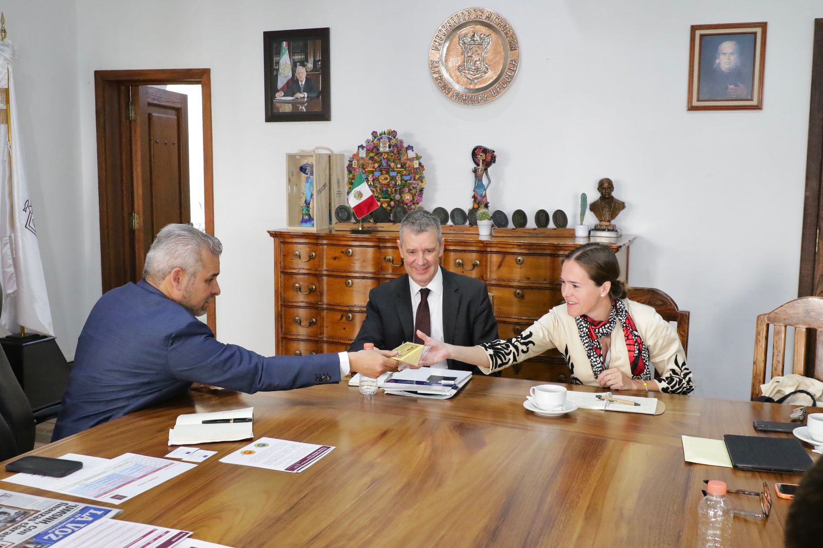 *Bedolla y delegación de la UE estrechan lazos en apoyo a productores michoacanos*