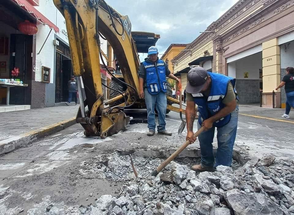 SAPAZ realiza mantenimiento a infraestructura hidráulica de colonia Centro