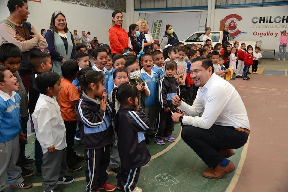 Chilchota sigue con pasos por la educación