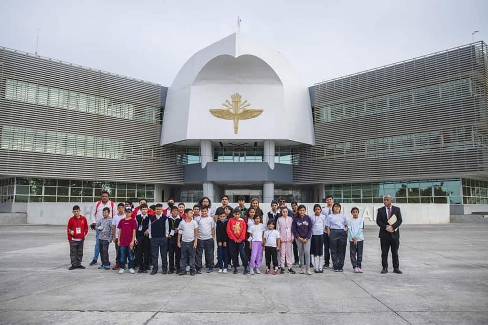 Alumnos de nivel primaria visitan instalaciones del Colegio Militar del Aire
