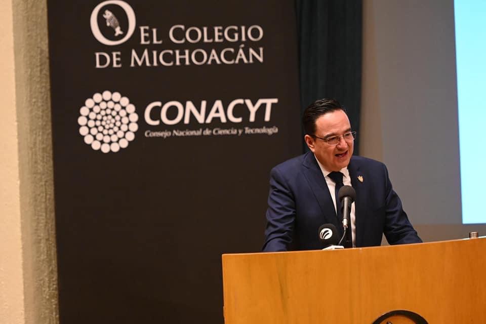 Celebran 44 aniversario del Colegio de Michoacán