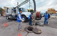 SAPAZ limpia y desazolva red de drenaje sanitario en colonia López Mateos