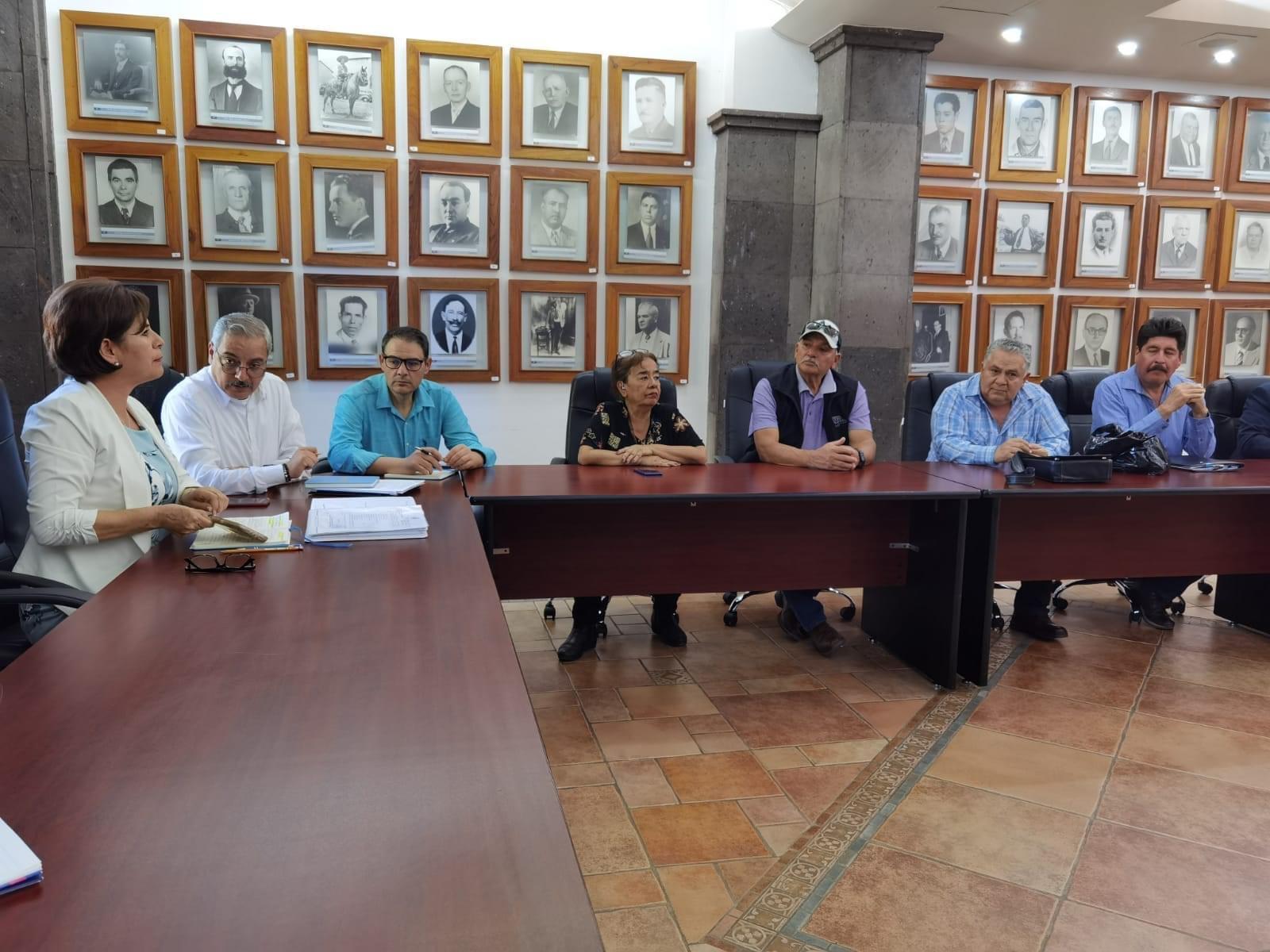 Vecinos de Ario de Rayón agradecen la buena disposición del Presidente Carlos Soto en el tema del Panteón