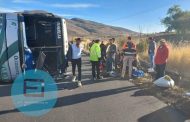 Al menos nueve lesionados al volcar autobús en la Jacona –Los Reyes