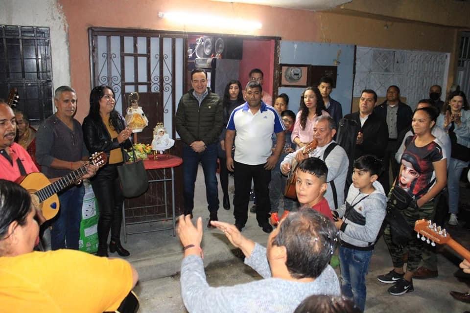 Carlos Soto acompaña a vecinos de colonia Salinas de Gortari en celebración de tradiciones