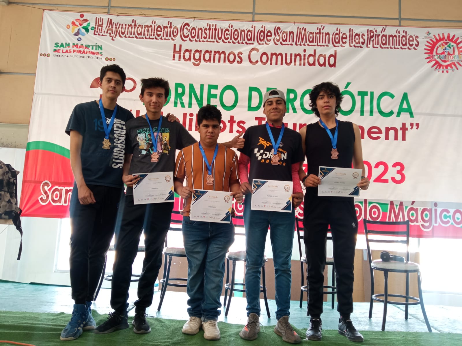 *Alumnos del Cecytem ganan 3 medallas en Torneo de Robótica Nacional Intelibots*
