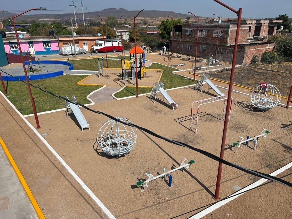 Enoc Tamayo inaugura parque recreativo en el municipio de Ixtlán