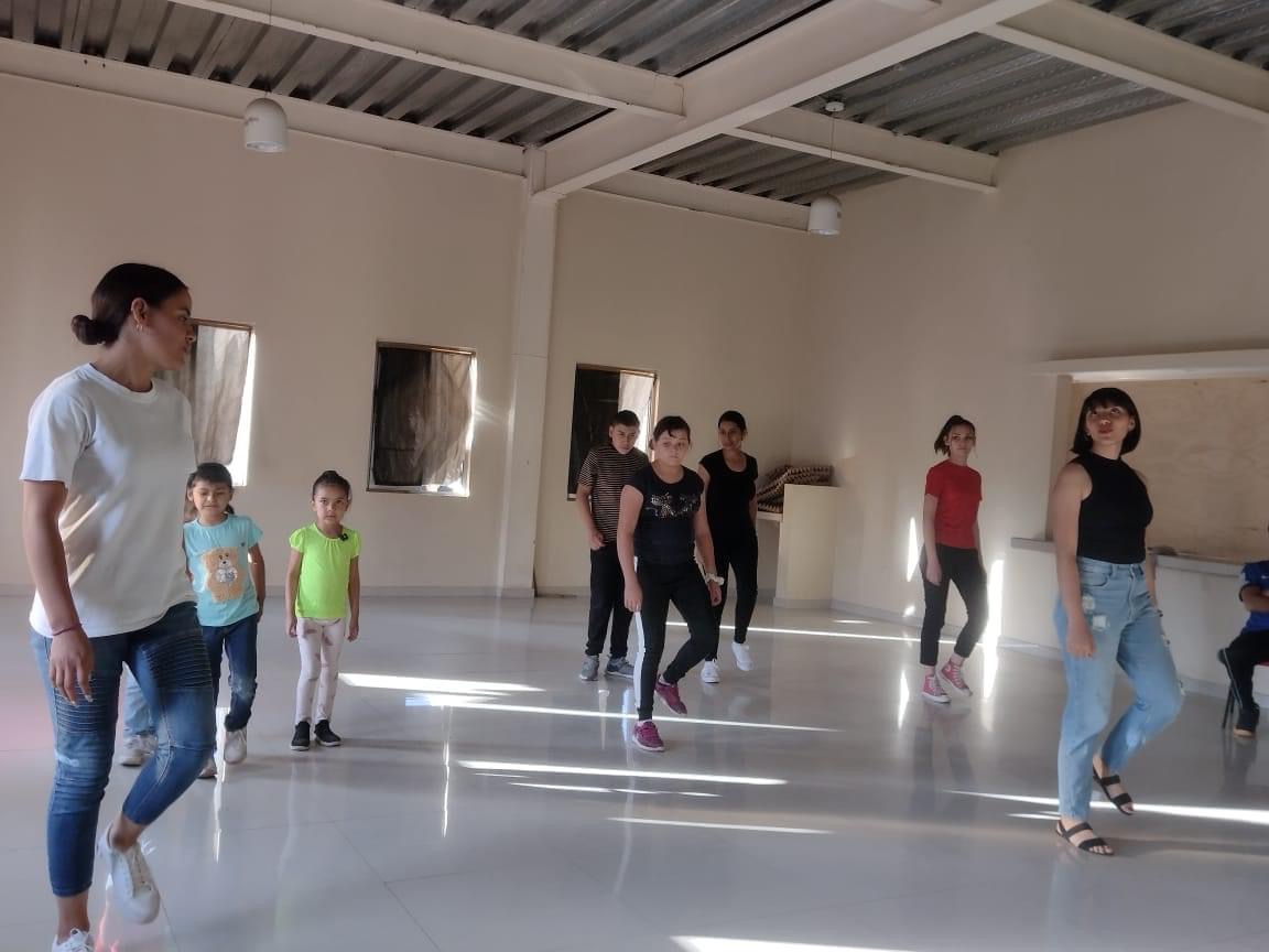 Imparte CEDECO talleres de Danza Folclórica, Matemáticas y Español